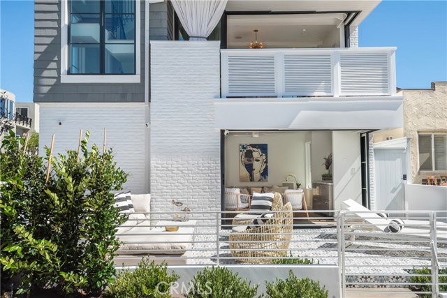 232 17th Street, Manhattan Beach, California 90266, 4 Bedrooms Bedrooms, ,1 BathroomBathrooms,Residential,Sold,17th,SB20151551