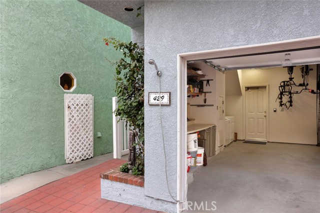 429 Bayview Drive, Hermosa Beach, California 90254, 3 Bedrooms Bedrooms, ,3 BathroomsBathrooms,Residential,Sold,Bayview,SB18034474