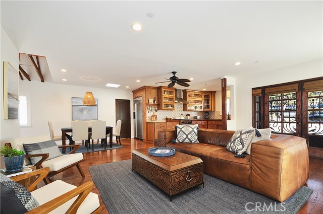 1019 Spencer Street, Redondo Beach, California 90277, 3 Bedrooms Bedrooms, ,2 BathroomsBathrooms,Residential,Sold,Spencer,SB18286232