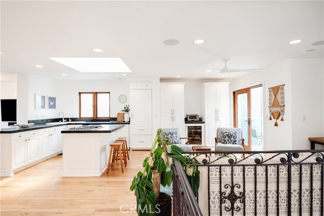 225 1st Street, Manhattan Beach, California 90266, 3 Bedrooms Bedrooms, ,Residential,Sold,1st,SB20187308
