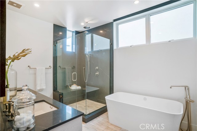 221 1st Street, Manhattan Beach, California 90266, 3 Bedrooms Bedrooms, ,3 BathroomsBathrooms,Residential,Sold,1st,SB19034815