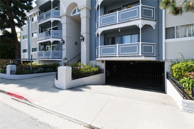 2411 Prospect Avenue, Hermosa Beach, California 90254, 2 Bedrooms Bedrooms, ,1 BathroomBathrooms,Residential,Sold,Prospect,SB19068875