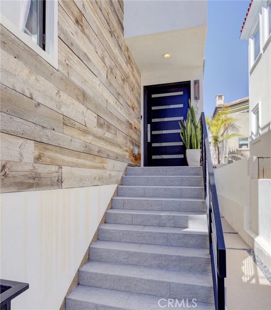 707 1st Place, Hermosa Beach, California 90254, 4 Bedrooms Bedrooms, ,4 BathroomsBathrooms,Residential,Sold,1st,SB21031767