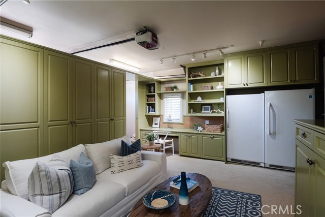 587 26th Street, Manhattan Beach, California 90266, 4 Bedrooms Bedrooms, ,3 BathroomsBathrooms,Residential,Sold,26th,SB21063366