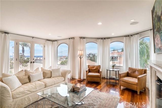 922 2nd, Hermosa Beach, California 90254, 4 Bedrooms Bedrooms, ,5 BathroomsBathrooms,Residential,Sold,2nd,SB19107146