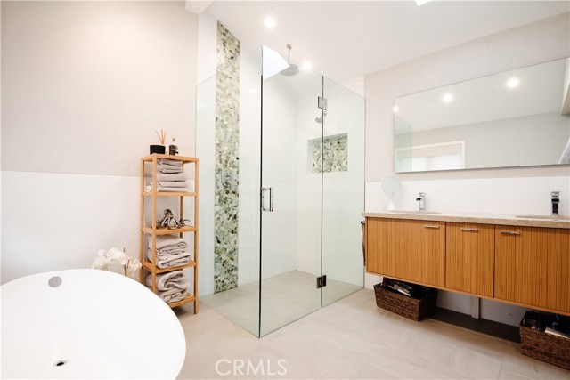 2812 Elm Avenue, Manhattan Beach, California 90266, 4 Bedrooms Bedrooms, ,4 BathroomsBathrooms,Residential,Sold,Elm,SB20183081