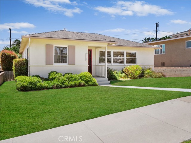 1311 Helberta Avenue, Redondo Beach, California 90277, 4 Bedrooms Bedrooms, ,1 BathroomBathrooms,Residential,Sold,Helberta,PV21135896