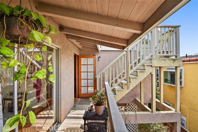 959 2nd Street, Hermosa Beach, California 90254, 5 Bedrooms Bedrooms, ,2 BathroomsBathrooms,Residential,Sold,2nd,SB20190726