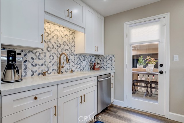 2403 Rockefeller Lane, Redondo Beach, California 90278, 3 Bedrooms Bedrooms, ,2 BathroomsBathrooms,Residential,Sold,Rockefeller,SB20212626