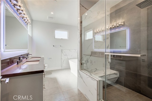 1011 Spencer Street, Redondo Beach, California 90277, 4 Bedrooms Bedrooms, ,3 BathroomsBathrooms,Residential,Sold,Spencer,PV20031489