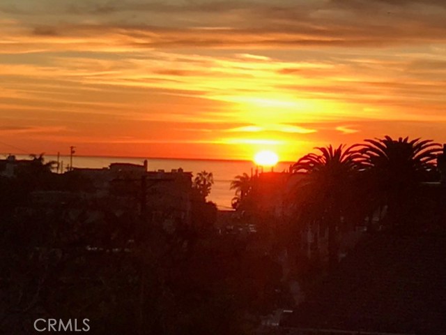 815 1st Street, Manhattan Beach, California 90266, 4 Bedrooms Bedrooms, ,3 BathroomsBathrooms,Residential,Sold,1st,SB20096904