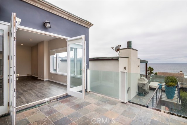 121 35th Street, Manhattan Beach, California 90266, 4 Bedrooms Bedrooms, ,4 BathroomsBathrooms,Residential,Sold,35th,SB19227401