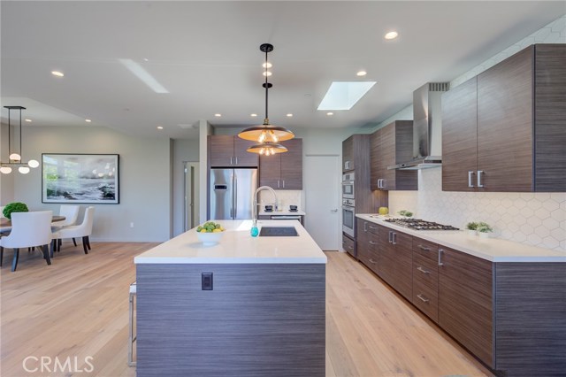 102 Prospect Avenue, Redondo Beach, California 90277, 3 Bedrooms Bedrooms, ,1 BathroomBathrooms,Residential,Sold,Prospect,SB19223229