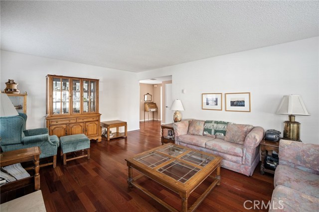 608 Faye Lane, Redondo Beach, California 90277, 4 Bedrooms Bedrooms, ,1 BathroomBathrooms,Residential,Sold,Faye,SB20214694