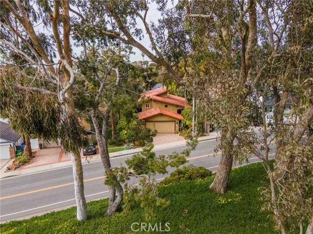 2217 Valley Drive, Manhattan Beach, California 90266, 4 Bedrooms Bedrooms, ,2 BathroomsBathrooms,Residential,Sold,Valley,SB21051487