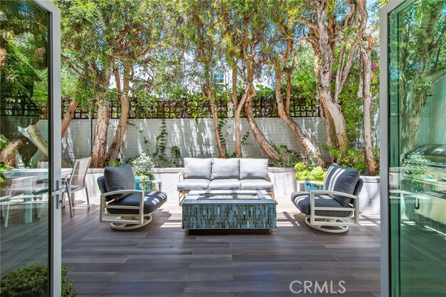 2201 Oak Avenue, Manhattan Beach, California 90266, 5 Bedrooms Bedrooms, ,5 BathroomsBathrooms,Residential,Sold,Oak,SB21126530