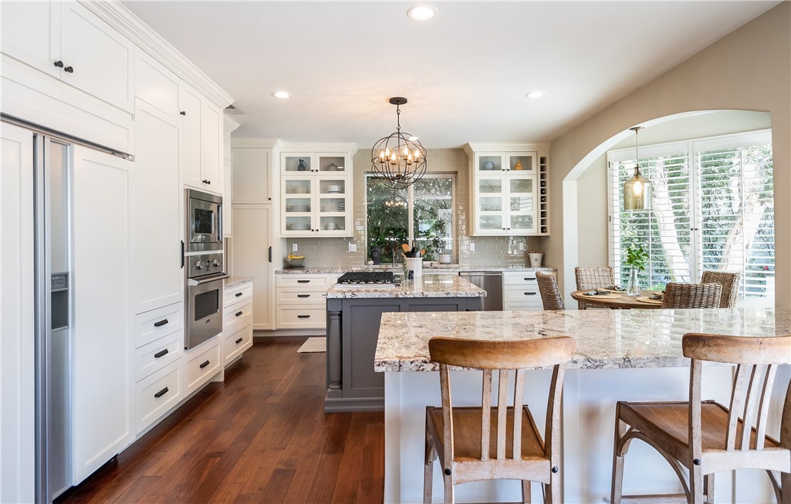 Kitchen with breakfast nook