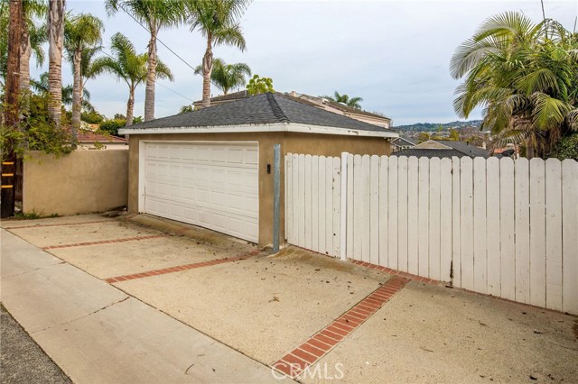 635 Avenue C, Redondo Beach, California 90277, 4 Bedrooms Bedrooms, ,1 BathroomBathrooms,Residential,Sold,Avenue C,SB19034000