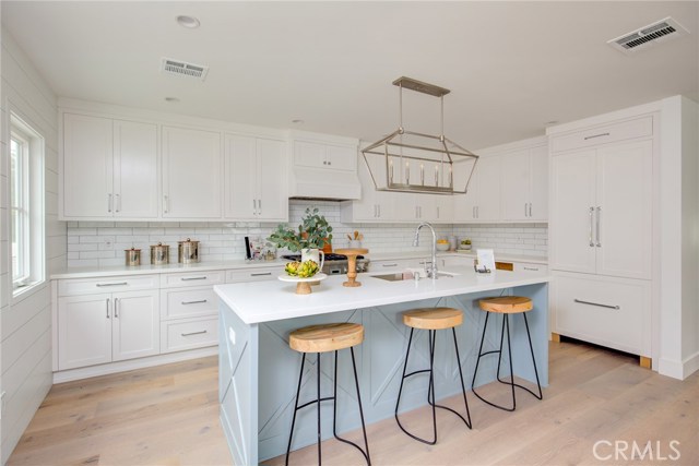 520 Maria Avenue, Redondo Beach, California 90277, 3 Bedrooms Bedrooms, ,2 BathroomsBathrooms,Residential,Sold,Maria,SB19272797