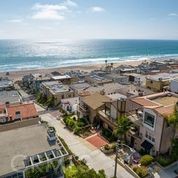 229 30th Street, Manhattan Beach, California 90266, 3 Bedrooms Bedrooms, ,1 BathroomBathrooms,Residential,Sold,30th,SB21138302