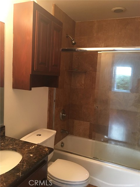 Front 2nd Bedroom Private Bath