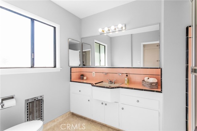 1312 Helberta Avenue, Redondo Beach, California 90277, 3 Bedrooms Bedrooms, ,1 BathroomBathrooms,Residential,Sold,Helberta,SB20199358