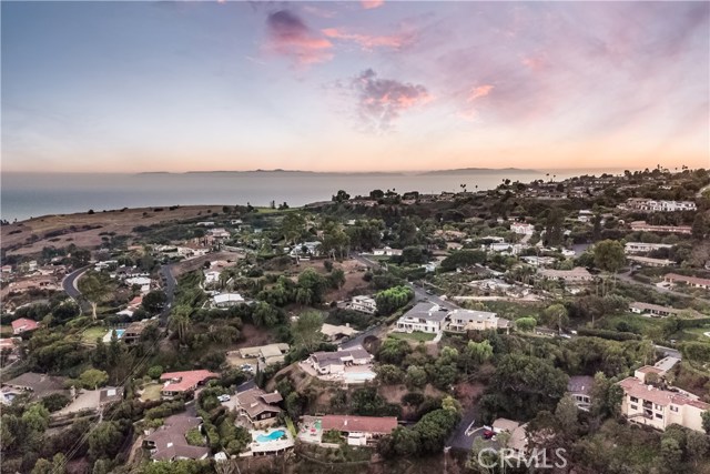 46 Avenida Corona, Rancho Palos Verdes, California 90275, 4 Bedrooms Bedrooms, ,2 BathroomsBathrooms,Residential,Sold,Avenida Corona,SB20230670