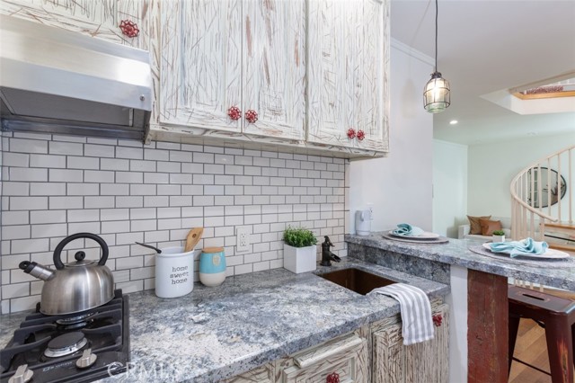 208 Kelp Street, Manhattan Beach, California 90266, 3 Bedrooms Bedrooms, ,1 BathroomBathrooms,Residential,Sold,Kelp,SB21034539