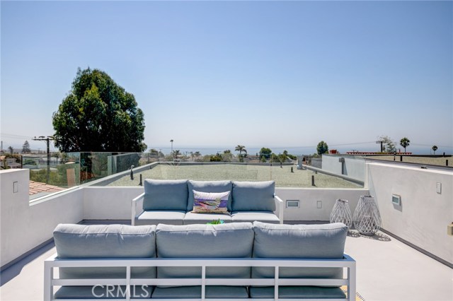 1511 Golden Avenue, Hermosa Beach, California 90254, 5 Bedrooms Bedrooms, ,2 BathroomsBathrooms,Residential,Sold,Golden,SB19224666