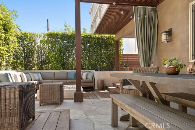 1724 Walnut Avenue, Manhattan Beach, California 90266, 4 Bedrooms Bedrooms, ,3 BathroomsBathrooms,Residential,Sold,Walnut,SB21065266