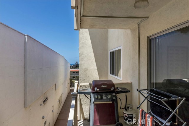 1707 Pacific Coast Highway, Hermosa Beach, California 90254, 1 Bedroom Bedrooms, ,1 BathroomBathrooms,Residential,Sold,Pacific Coast Highway,SB18147595