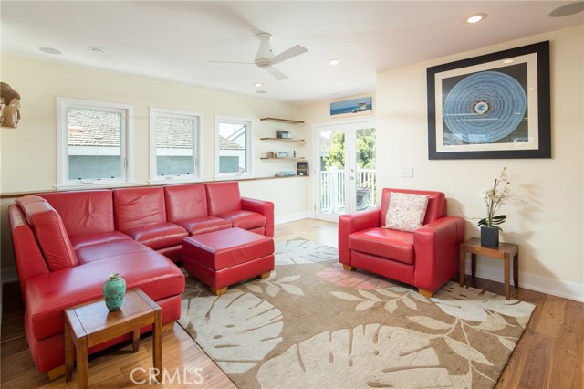 511 2nd Street, Hermosa Beach, California 90254, 3 Bedrooms Bedrooms, ,1 BathroomBathrooms,Residential,Sold,2nd,SB18098379