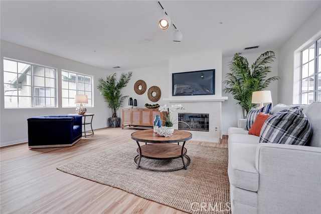 1913 Harriman Lane, Redondo Beach, California 90278, 4 Bedrooms Bedrooms, ,2 BathroomsBathrooms,Residential,Sold,Harriman,SB20150576