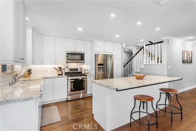 826 Knob Hill Avenue, Redondo Beach, California 90277, 4 Bedrooms Bedrooms, ,2 BathroomsBathrooms,Residential,Sold,Knob Hill,SB21084107