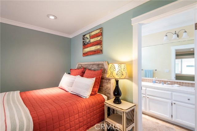 211 Helberta Avenue, Redondo Beach, California 90277, 2 Bedrooms Bedrooms, ,2 BathroomsBathrooms,Residential,Sold,Helberta,SB19015019