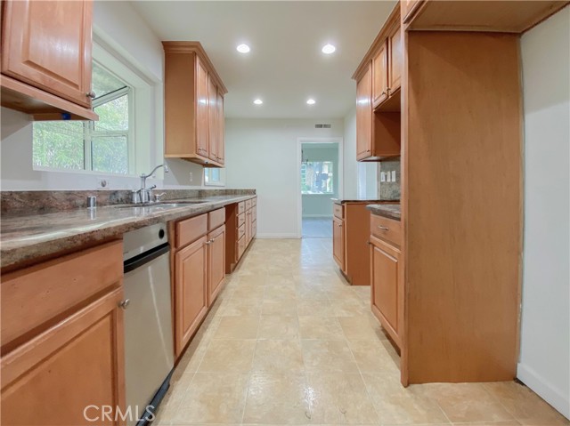 3 Bed Home for Sale in Compton, California