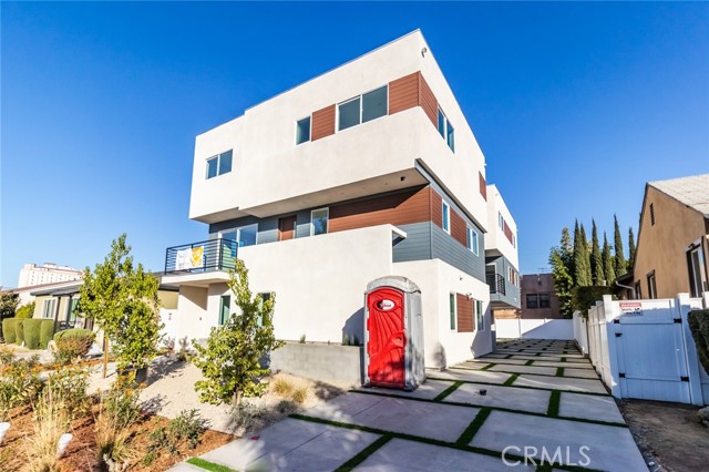  Income Home for Sale in Silver Lake, California