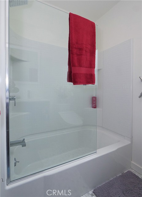 New Tub & Glass Enclosure