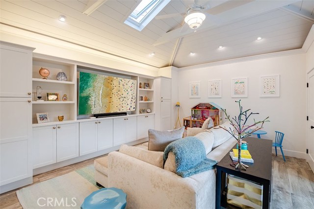 1601 Wendy Way, Manhattan Beach, California 90266, 3 Bedrooms Bedrooms, ,2 BathroomsBathrooms,Residential,Sold,Wendy,SB20050388