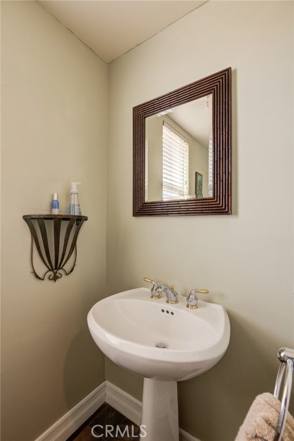 1303 Rindge Lane, Redondo Beach, California 90278, 4 Bedrooms Bedrooms, ,3 BathroomsBathrooms,Residential,Sold,Rindge,SB21073831