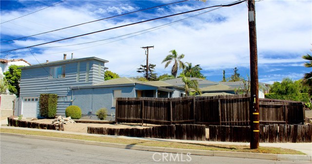 1131 21st Street, Manhattan Beach, California 90266, 3 Bedrooms Bedrooms, ,2 BathroomsBathrooms,Residential,Sold,21st,SB19229133