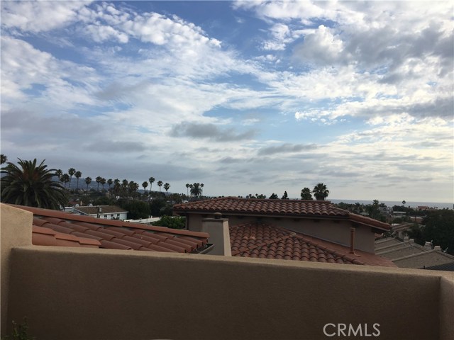 713 JUANITA, Redondo Beach, California 90277, 3 Bedrooms Bedrooms, ,2 BathroomsBathrooms,Residential,Sold,JUANITA,SB17176144