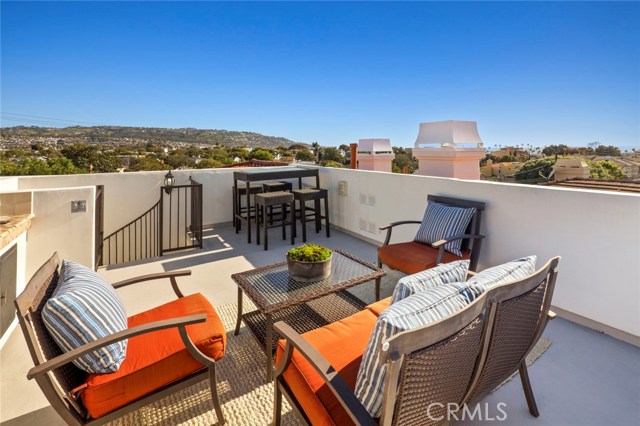 700 Avenue C, Redondo Beach, California 90277, 5 Bedrooms Bedrooms, ,5 BathroomsBathrooms,Residential,Sold,Avenue C,SB19123719