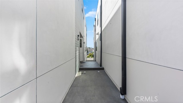 1702 Carlson Lane, Redondo Beach, California 90278, 3 Bedrooms Bedrooms, ,3 BathroomsBathrooms,Residential,Sold,Carlson,PV20186639