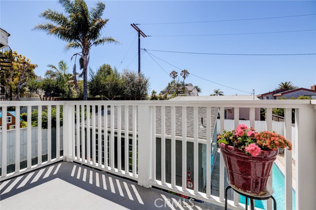 513 Camino Real, Redondo Beach, California 90277, 5 Bedrooms Bedrooms, ,2 BathroomsBathrooms,Residential,Sold,Camino Real,SB20152280