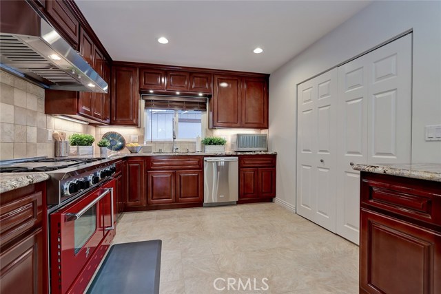 811 Spencer Street, Redondo Beach, California 90277, 4 Bedrooms Bedrooms, ,2 BathroomsBathrooms,Residential,Sold,Spencer,SB19017533