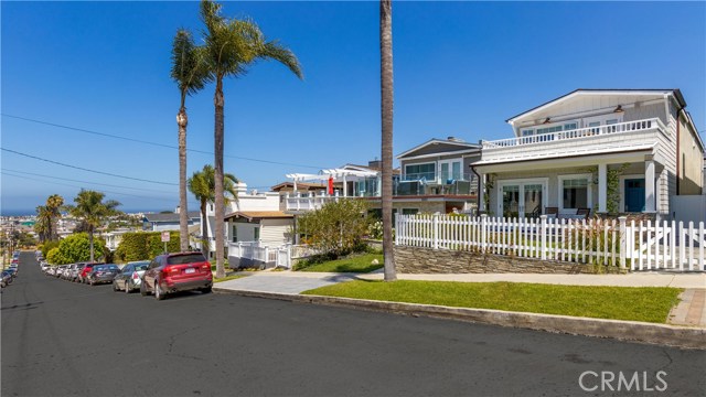 663 longfellow Avenue, Hermosa Beach, California 90254, 3 Bedrooms Bedrooms, ,2 BathroomsBathrooms,Residential,Sold,longfellow,SB20095415