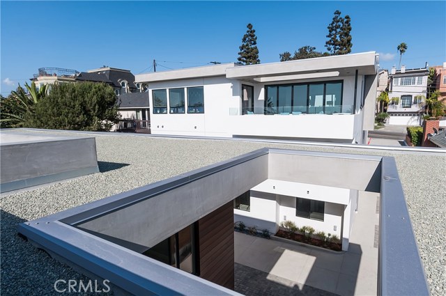 517 Prospect Avenue, Hermosa Beach, California 90254, 5 Bedrooms Bedrooms, ,2 BathroomsBathrooms,Residential,Sold,Prospect,SB17214164