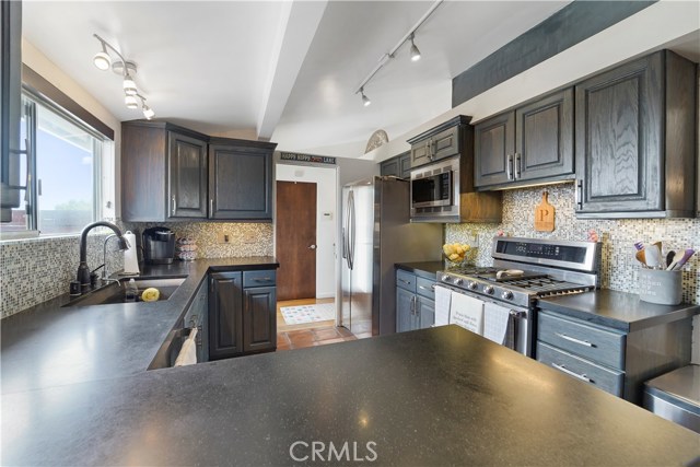 5024 Elmdale Drive, Rolling Hills Estates, California 90274, 4 Bedrooms Bedrooms, ,2 BathroomsBathrooms,Residential,Sold,Elmdale,SB20127601