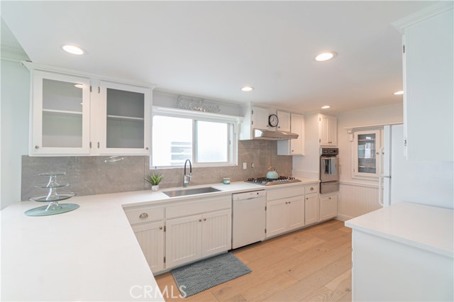 1752 Dixon Street, Redondo Beach, California 90278, 3 Bedrooms Bedrooms, ,2 BathroomsBathrooms,Residential,Sold,Dixon,SB20168858